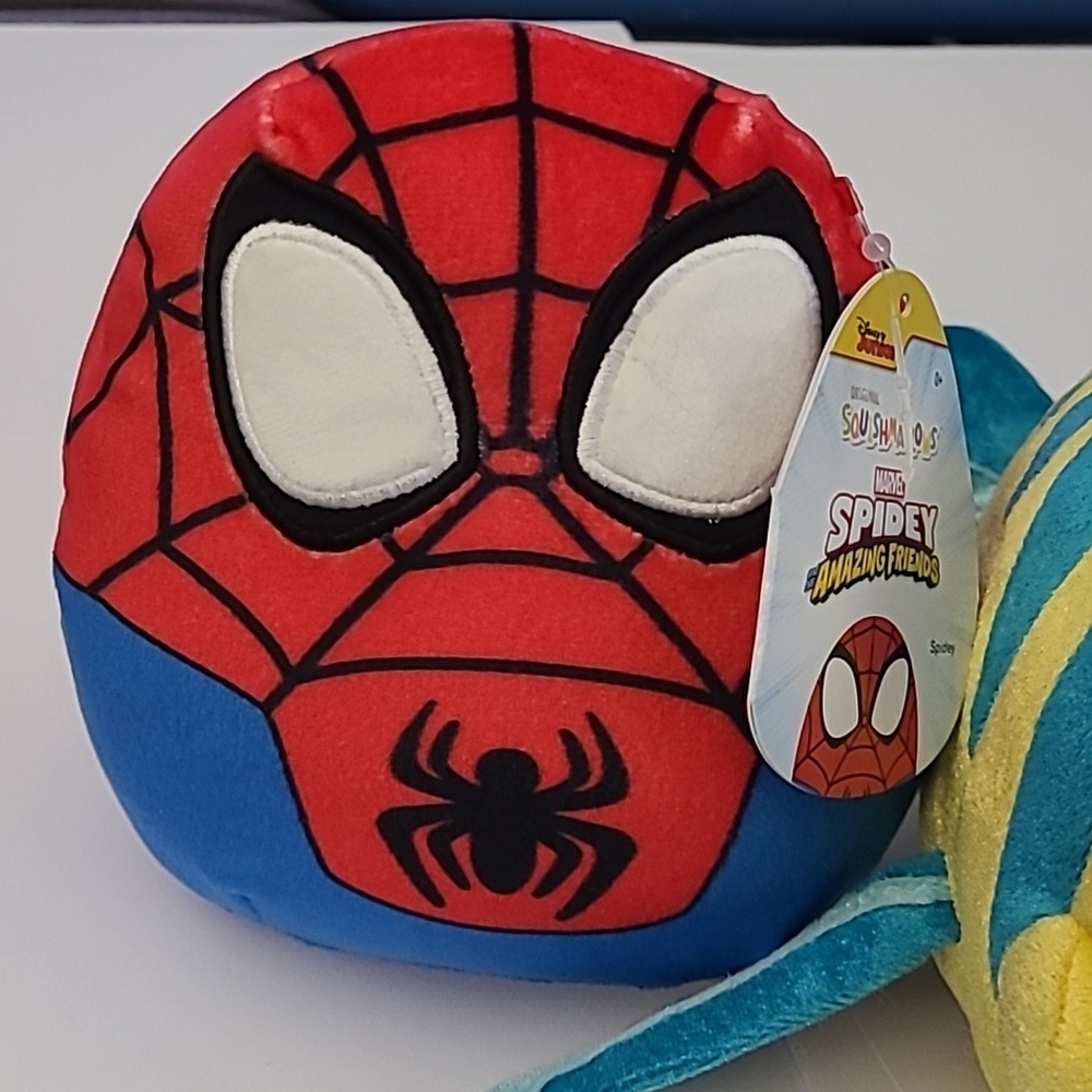 Spidey Swishmallow NWT MARVEL‎ Disney Junior